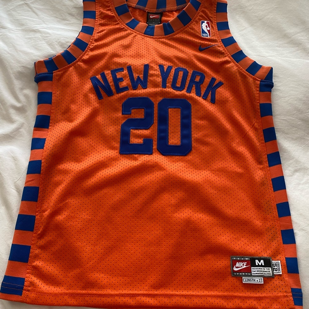 New York knicks jersey— youth size M - Picture 3 of 6